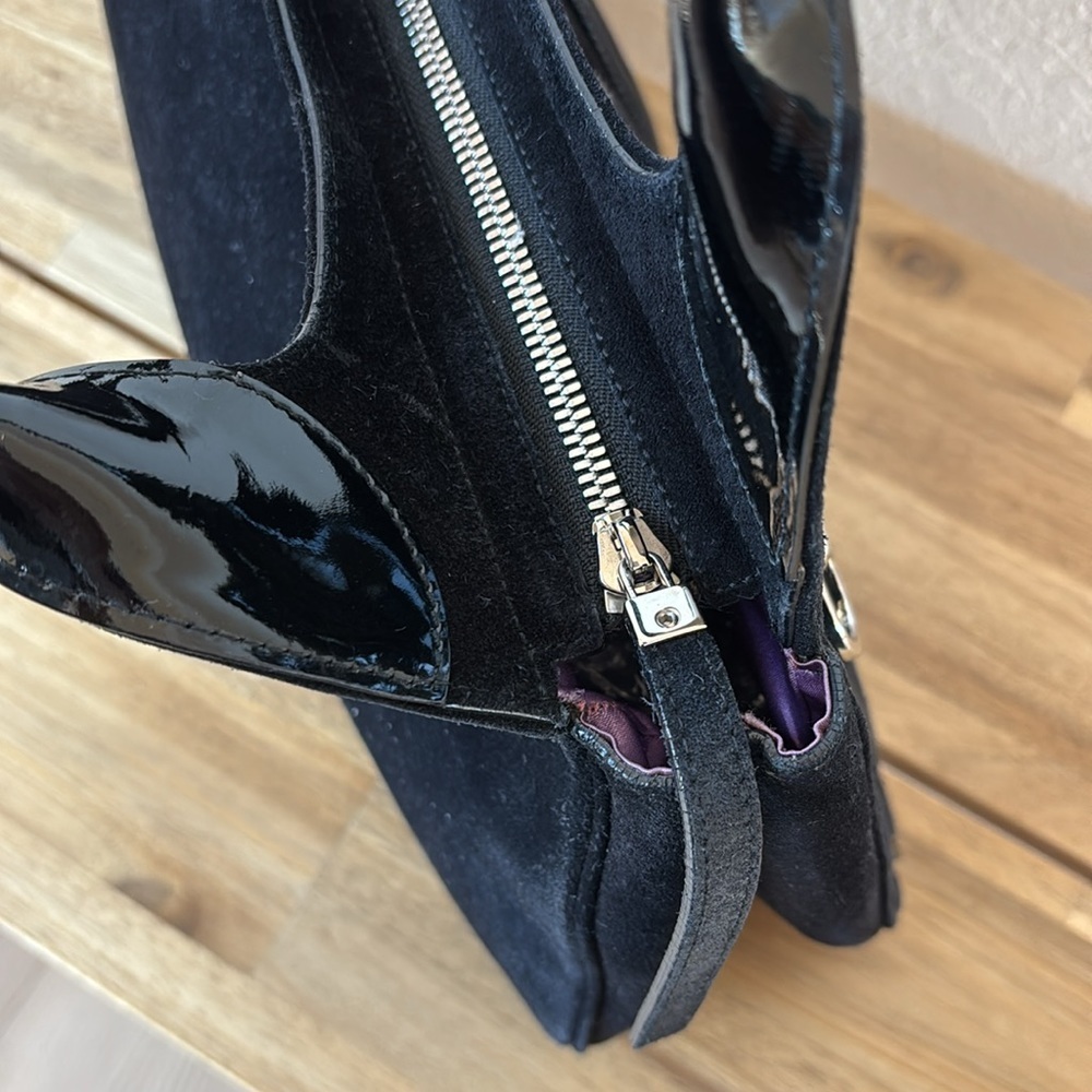 Salvatore Ferragamo Black Suede Gancini Pocket Shoulder Bag - Picture 8 of 14